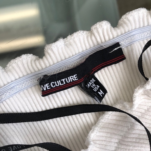 LOVE CULTURE CINCHED WHITE STRETCHY CROP TOP - Picture 4 of 4